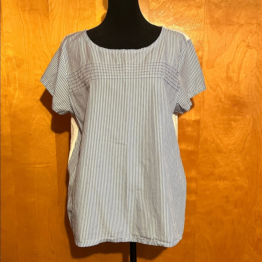 Vineyard Vines Large Blue & White Pinstripe Short Sleeve Blouse